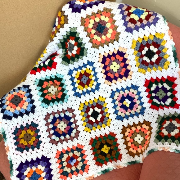 VTG Granny Square Crochet Blanket - Picture 3 of 4